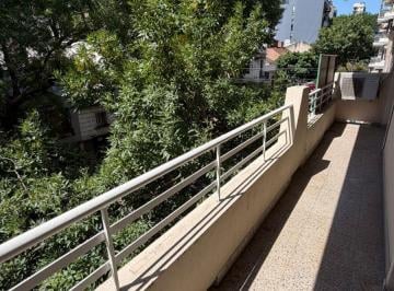 Departamento de 3 ambientes, Caballito · Precioso Semipiso de 3 Ambientes con Balcón Corrido a La Calle