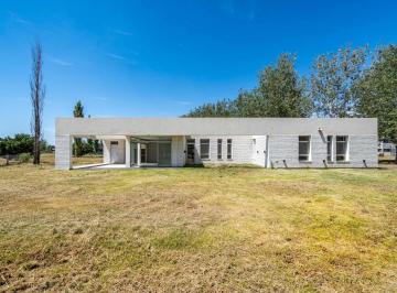 Casa · 122m² · 4 Ambientes · 1 Cochera · Casa en Pinares del Sur
