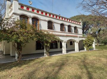Casa · 641m² · 6 Ambientes · 1 Cochera · Se Vende Excelente Casa de 6 Ambientes, en Pontevedra, Merlo.