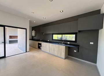 Casa · 249m² · 5 Ambientes · 2 Cocheras · Casa en Colinas de La Deseada, La Calera