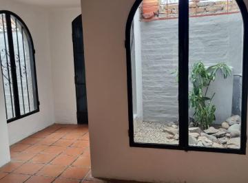 Casa de 5 ambientes, Ciudad de Mendoza · Casa en La Sexta con Arcadas y Luminosa