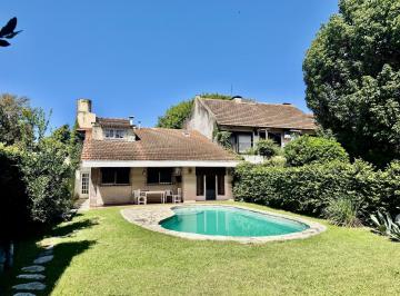 Casa · 170m² · 7 Ambientes · 1 Cochera · Venta Casa 5 Dorm. 4 Baños
