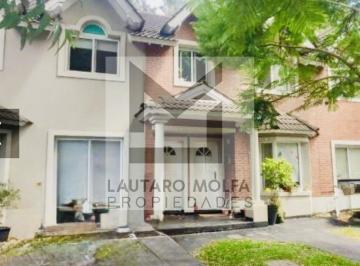 Casa · 100m² · 5 Ambientes · 1 Cochera · Triplex en Alquiler Maria del Parque
