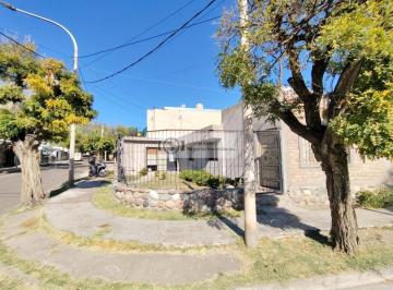 Casa · 212m² · 6 Ambientes · 3 Cocheras · Venta Casa Esquina B° Supe (Sunchales Oeste y Chaco) 3 Dorm Cochera Muy Amplia