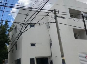 Departamento · 43m² · 2 Ambientes · 1 Cochera · Pje Estrada 603 60300
