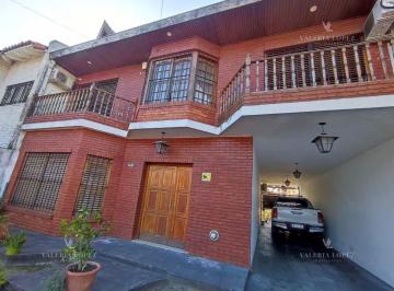 Casa · 313m² · 4 Ambientes · 2 Cocheras · Casa en Venta en Hurlingham, G. B. a. Zona Oeste, Argentina
