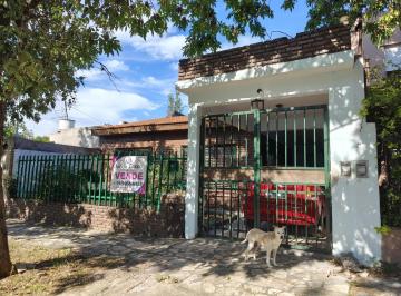 Casa · 100m² · 4 Ambientes · Casa en Parque Quirno de 4 Ambientes, con Cra y Fondo