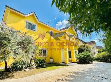 Casa · 149m² · 5 Ambientes · 4 Cocheras · Casa en Venta de 5 Ambientes en Solar del Busque, Canning, con Pileta y Jacuzzi