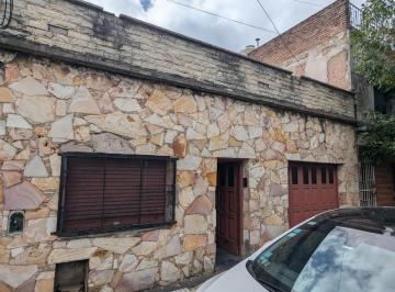 Casa · 135m² · 4 Ambientes · 1 Cochera · Casa en Venta - Eva Perón (Ex Caaguazú) Al 3100, Lanús Este