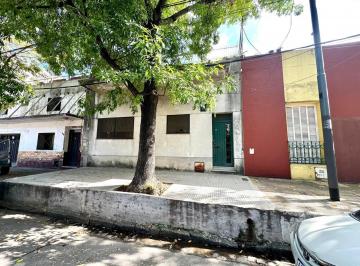 Casa · 150m² · 4 Ambientes · Casa con Dos Phs en Block con Patio Terraza y Parrilla en La Boca Venta