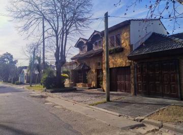 PH · 148m² · 5 Ambientes · 1 Cochera · Venta PH 5 Ambientes Castelar Norte - Merlo Al 400