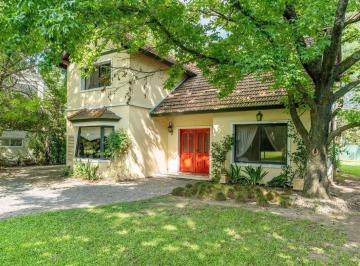 Casa · 211m² · 5 Ambientes · 2 Cocheras · Venta Casa Saint Thomas Norte