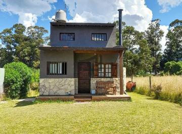 Casa · 46m² · 2 Ambientes · 4 Cocheras · Casa en Lobos
