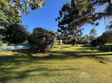 Terreno · 700m² · 5 Ambientes · 4 Cocheras · Villa Allende Golf - Terreno Apto Housing 5 Unidades
