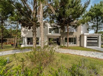 Casa de 5 ambientes, Costa Esmeralda · Casa Venta - La Propiedad Acepta Financiación y Evalúa Permutas Costa Esmeralda