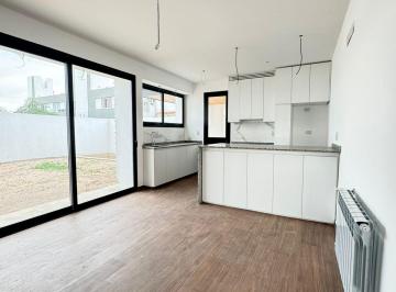 Living comedor · Casa en Venta Solares de Manantiales. Ubicación Central. Pileta