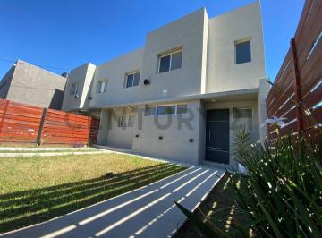 Casa · 85m² · 4 Ambientes · Casa de Tres Dorm. en Jose Hernandez