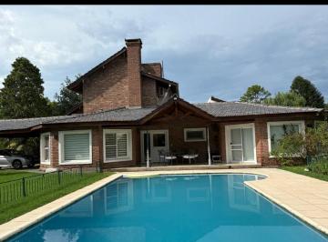 Casa de 6 ambientes, Pilar · golfer'S C. C. Muy Linda Casa. *manes Propiedades*