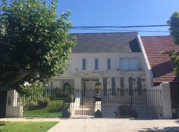 Casa · 550m² · 6 Ambientes · 3 Cocheras · Casas - Casa - Lomas de Zamora - Oeste, Gran Bs. As. Sur
