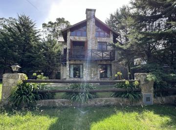 Quinta vacacional · 80m² · 3 Ambientes · 2 Cocheras · Venta en Block 2 Cabañas en Acantilados Golf - Una Experiencia Premium Entre Naturaleza y Confort