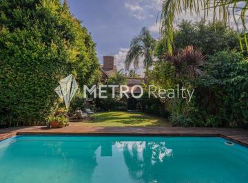 Casa · 425m² · 6 Ambientes · 1 Cochera · Atipica Casa en Venta de 6 Ambientes en Tigre con Jardin y Pileta