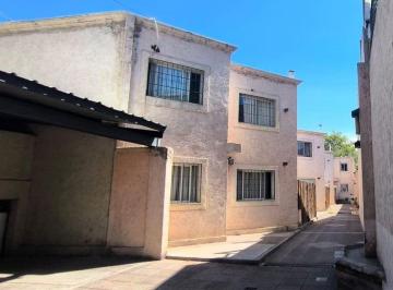 Departamento · 93m² · 3 Ambientes · 1 Cochera · Venta de Duplex Complejo Cerrado, Ciudad Mendoza