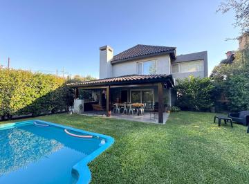 Casa · 150m² · 5 Ambientes · 4 Cocheras · Casa en Venta Barrio Cerrado Haras Maria Eugenia