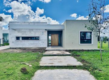 Casa · 150m² · 5 Ambientes · Casa en Santa Lucia, Pilar del Este