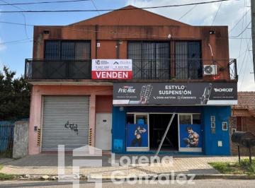 Edificio · 302m² · 4 Ambientes · Local y Departamentos