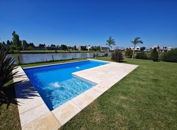 Casa · 160m² · 6 Ambientes · 2 Cocheras · Casa en Venta con Fondo a La Laguna Barrio Privado San Lucas
