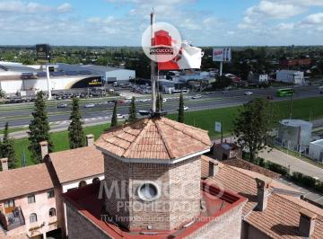 Local comercial · 230m² · 3 Ambientes · Amplio Local en Alquiler, Centro Comercial Torrepueblo, Benavidez