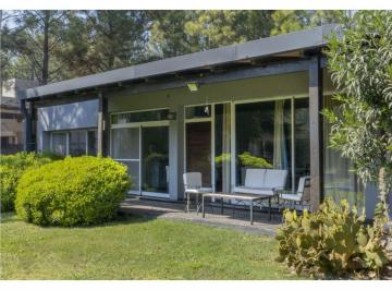 Casa · 110m² · 4 Ambientes · 1 Cochera · Puerto Paraiso. Casa de 2 Dorm. con Parque.