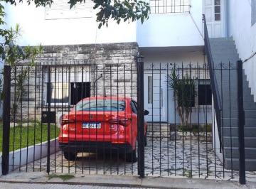 Casa · 181m² · 6 Ambientes · 2 Cocheras · Casa de 6 Ambientes Ideal 2 Familias o Familia Numerosa con Terreno Propio 8,80 X 21,40