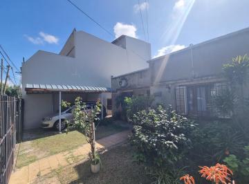 Casa · 79m² · 3 Ambientes · 1 Cochera · Casa en Venta a Refaccionar de 3 Amb con Gran Lote en Villa