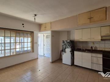 PH · 37m² · 1 Ambiente · 1 Cochera · PH 1 Amb. en Venta, Divisible C/ Cochera, Florida Oeste - Vicente Lopez