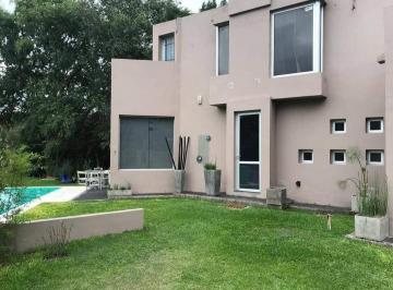 Casa · 155m² · 5 Ambientes · 1 Cochera · Casa en Venta 3 Dorm. con Piscina Costa Azul Villa Carlos Paz