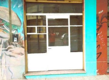 Depósito de 1 ambiente, Almirante Brown · La Direccion Es Av Espora 1632 Es un Local de 12 m² Baño Luz Individual Sin Gas
