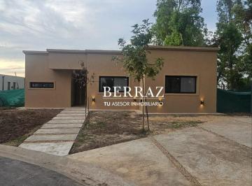 Casa · 121m² · 4 Ambientes · 2 Cocheras · Asa Venta 3 Dorm. Barrio Santa Lucia Lote de 496 m² Pilar del Este