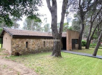 Casa · 149m² · 4 Ambientes · Naturaleza y Confort en Mar Azul - Oportunidad Unica