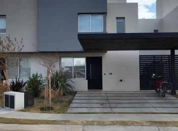 PH de 9 ambientes, Córdoba · Valle Escondido, Una Excelente Alternativa