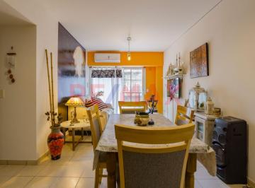 Departamento · 75m² · 4 Ambientes · Venta Dpto 4 Amb en Almagro C/balcón Al Frente