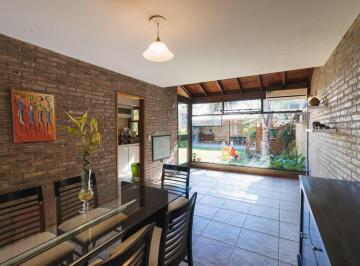 Casa · 238m² · 6 Ambientes · 2 Cocheras · Casa en Venta Barrio La Florida Tres Dorm.