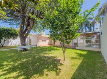 Casa · 292m² · 6 Ambientes · 1 Cochera · Venta Casa 3 Dorm. + Galpón Zona Sur