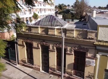 Casa · 168m² · 6 Ambientes · 2 Cocheras · Venta Amplia Casa con Terreno en Brazo Oriental