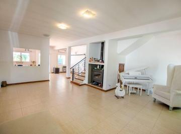Casa · 404m² · 7 Ambientes · 2 Cocheras · Casa en Venta en Barrio Las Fuentes ¡Oportunidad!