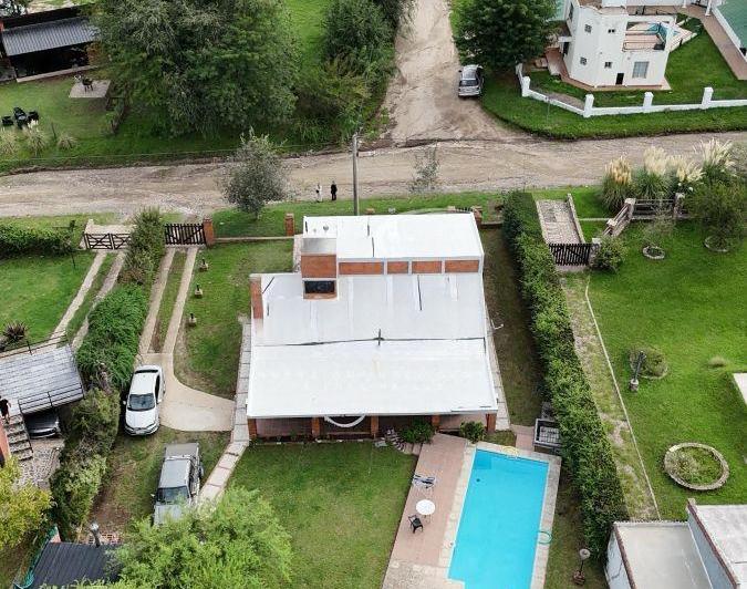 Casa · 310m² · 8 Ambientes · 1 Cochera
