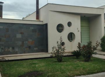 Casa · 207m² · 5 Ambientes · 2 Cocheras · Apto Credito: Oportunidad Exclusiva en Barrio Privado Prima Terra, Maipú, Mendoza