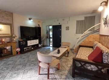 PH · 120m² · 3 Ambientes · 1 Cochera · PH de 3 Amb. a La Venta - Isidro Casanova - a 4 Cuadras de La Rn 3