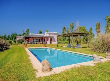 Quinta vacacional · 300m² · 5 Ambientes · Casa Quinta. Venta. Chacras de Olivia. Lima. Zárate. Gba Zona Norte