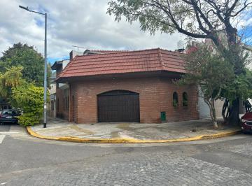 Casa de 4 ambientes, Pompeya · Casa en Esquina de 4 Ambientes, Garage, Quincho y Terraza